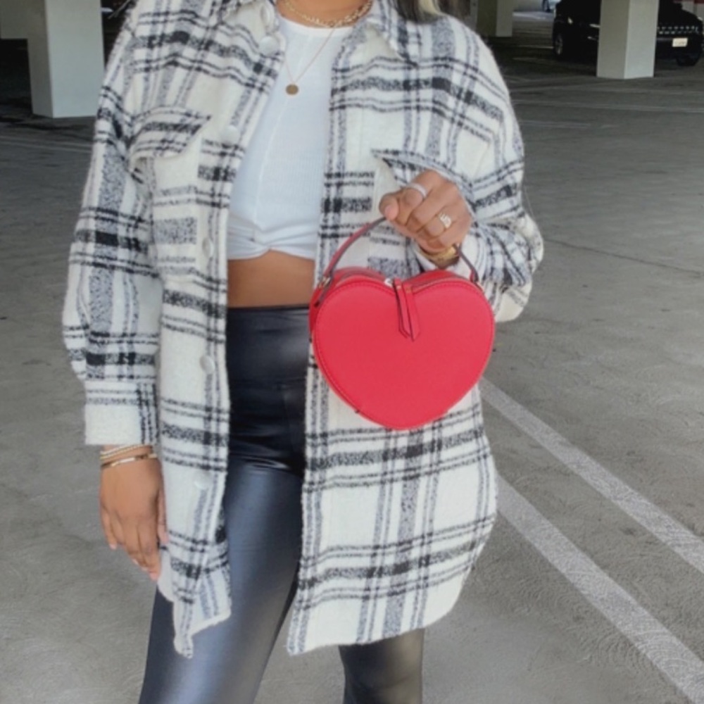 🔥🔥New Heart Bag w Shoulder Strap- Peach - Picture 5 of 6
